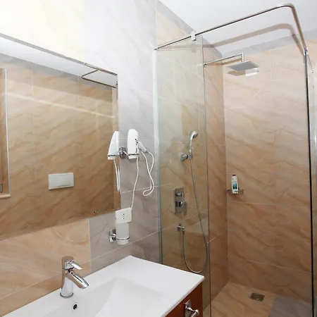 Ξενοδοχείο Hotel Green 4*