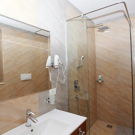 Ξενοδοχείο Hotel Green 4*