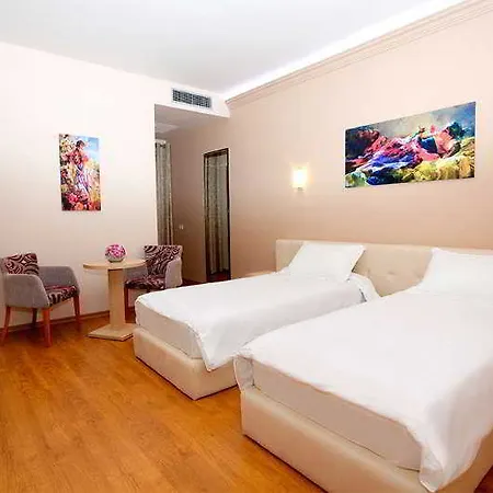 Ξενοδοχείο Hotel Green 4*