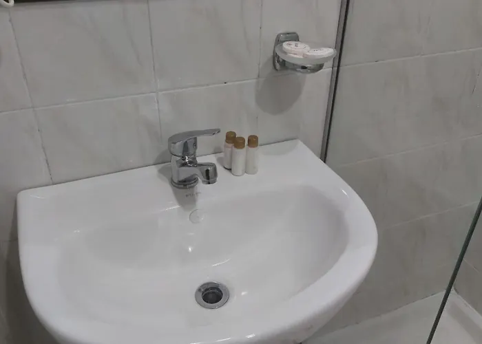 Отель Hotel Green Vaqarr