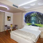 Hotel Green מלון 4*